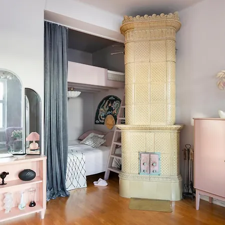 Lovely Vintage Suite, Autohalli Lägenhet Helsingfors
