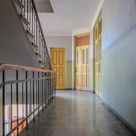 Lovely Vintage Suite, Autohalli Apartment Helsinki