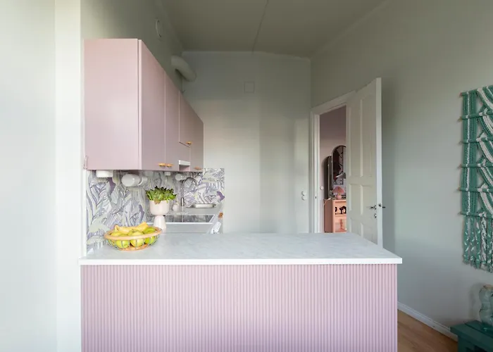 Lovely Vintage Suite, Autohalli *