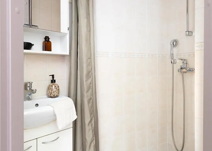 Lovely Vintage Suite, Autohalli