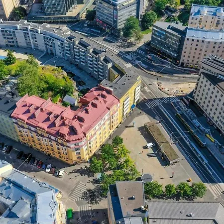 Lovely Vintage Suite, Autohalli *