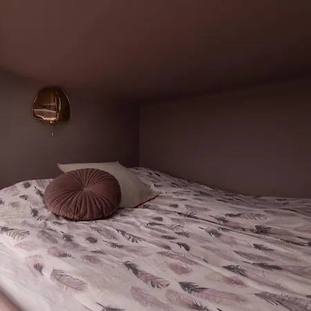 Lovely Vintage Suite, Autohalli Lejlighed Helsinki